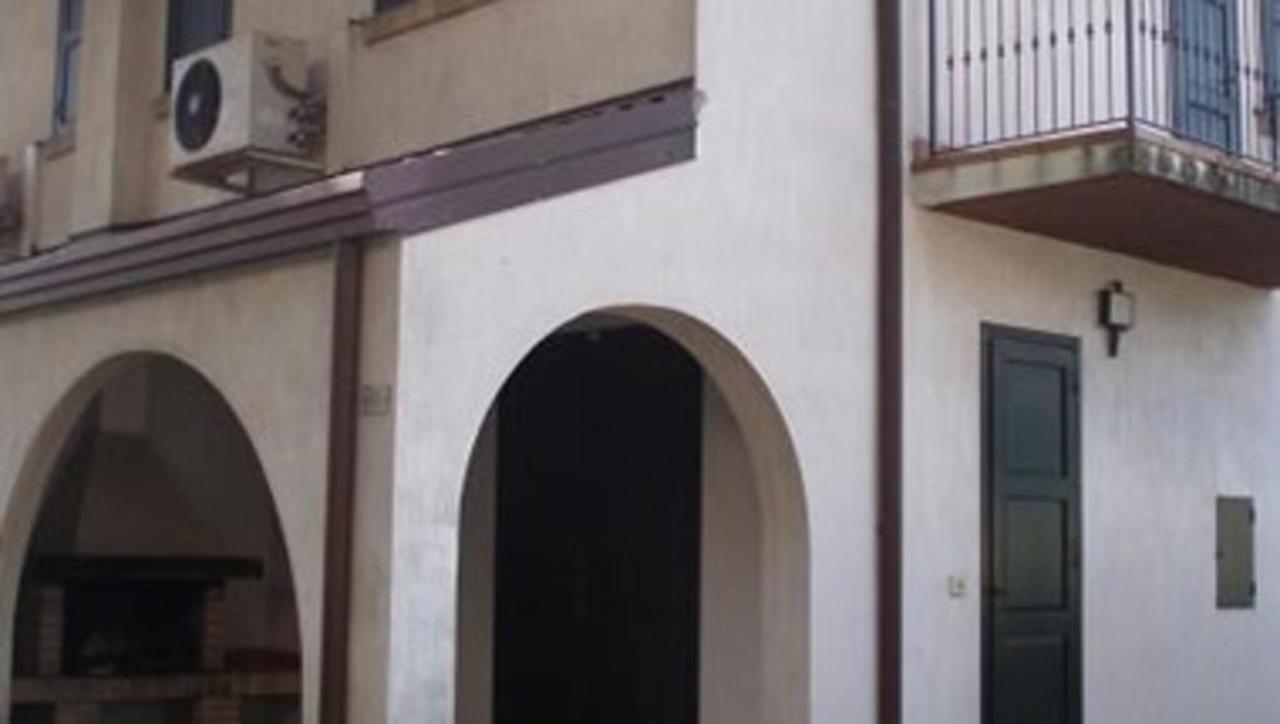 Amazing Villa With Private Garden In Bibione Exterior photo