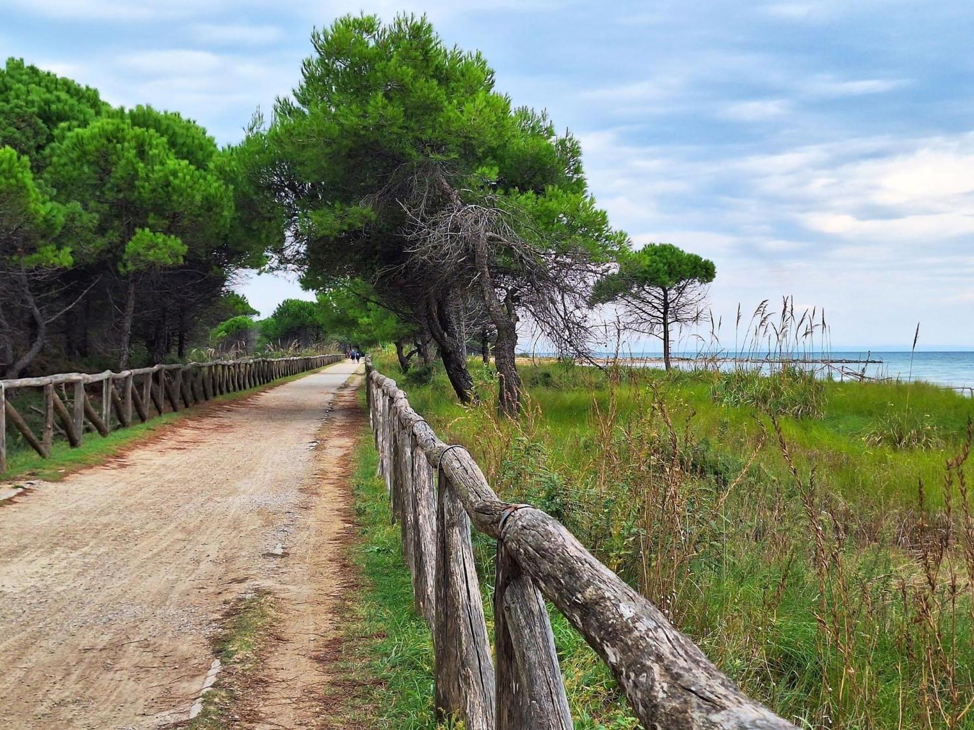 Amazing Villa With Private Garden In Bibione Exterior photo